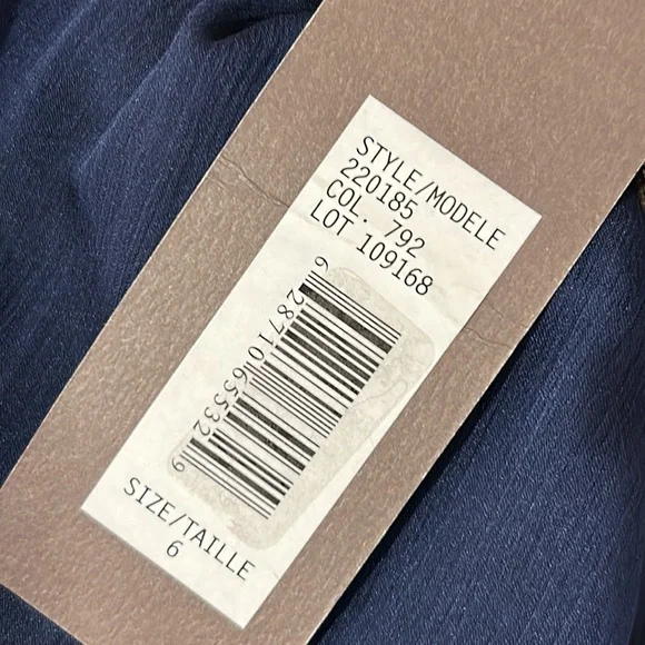 Monique Lhuillier Bridesmaids Navy Dress. 6. New with tags. - Picture 13 of 17